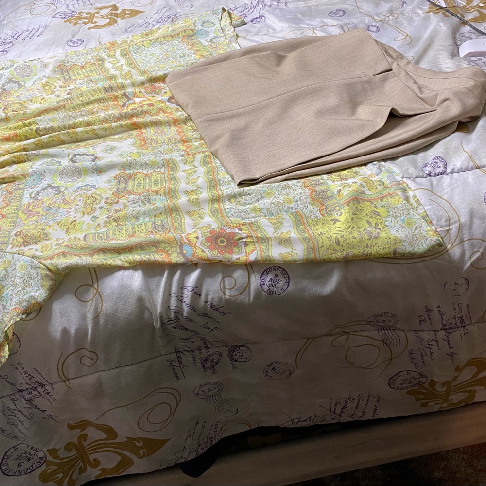 Shirt and blouse - Picture 2 of 4